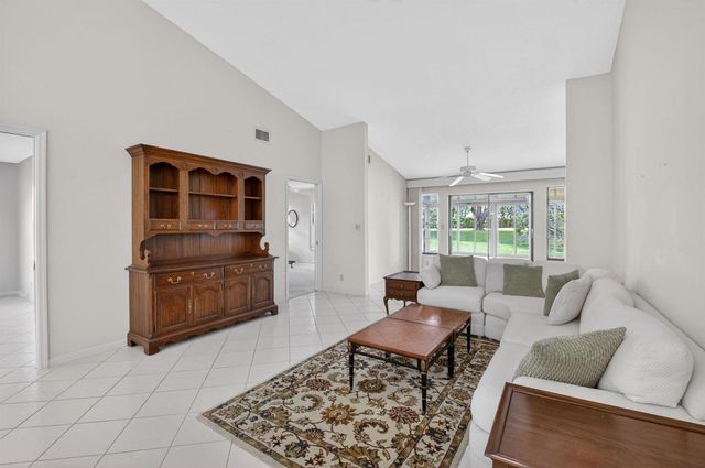 10939 Roebelini Palm Court A, Boynton Beach, FL 33437