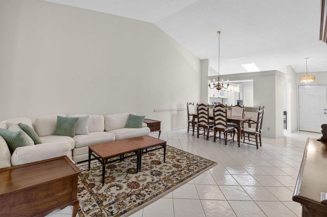 10939 Roebelini Palm Court A, Boynton Beach, FL 33437