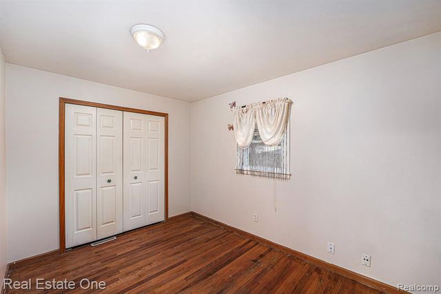 6295 N Beck Road, Canton, MI 48187