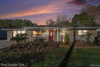 6295 N Beck Road, Canton, MI 48187