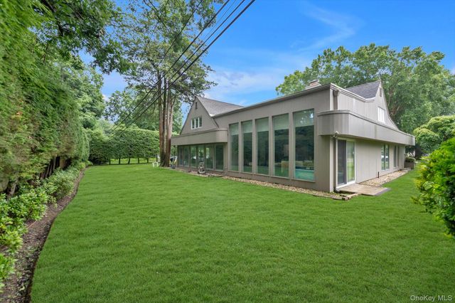57 Parkway Drive, Roslyn Heights, NY 11577