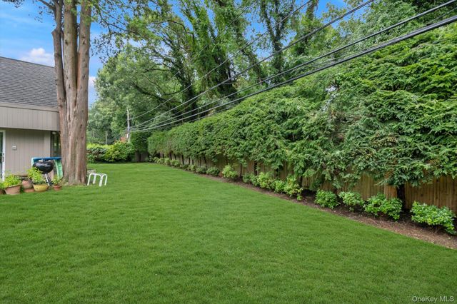 57 Parkway Drive, Roslyn Heights, NY 11577