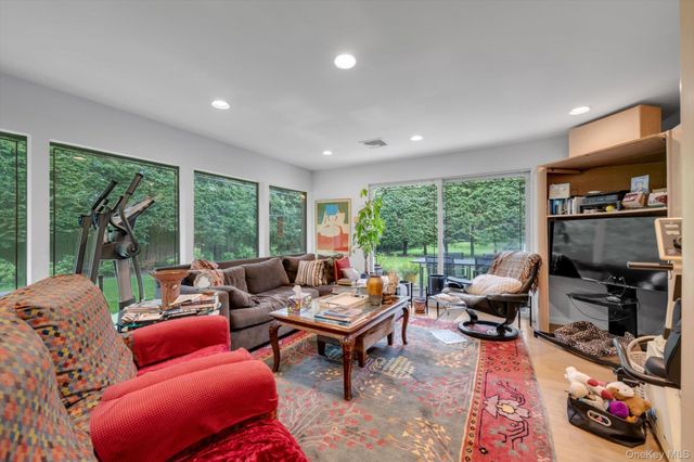 57 Parkway Drive, Roslyn Heights, NY 11577