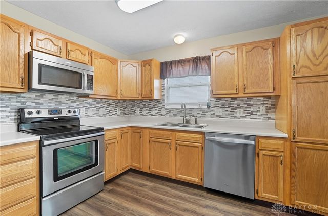 2821 Raxit Court, Xenia, OH 45385