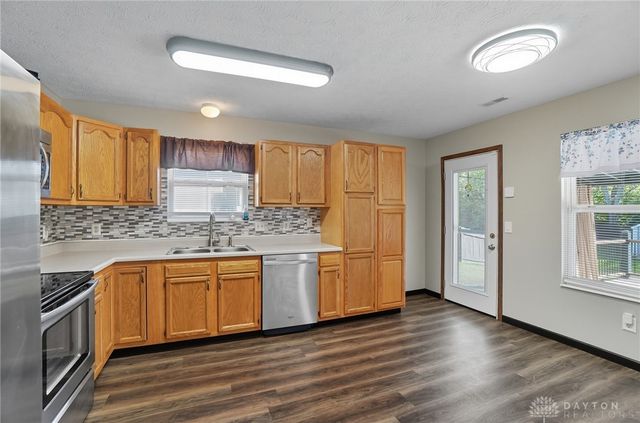 2821 Raxit Court, Xenia, OH 45385