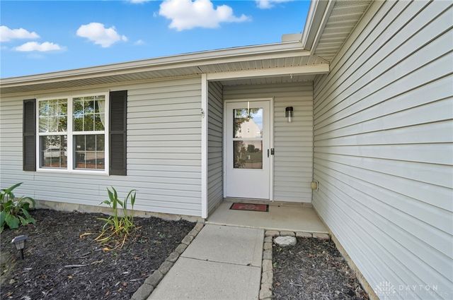 2821 Raxit Court, Xenia, OH 45385