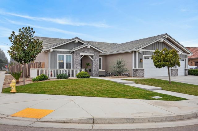 2749 19th Avenue, Kingsburg, CA 93631