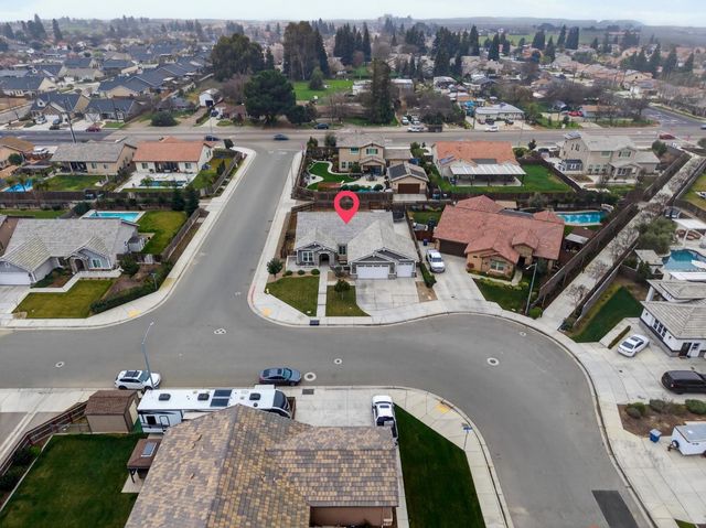 2749 19th Avenue, Kingsburg, CA 93631