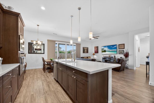 2749 19th Avenue, Kingsburg, CA 93631