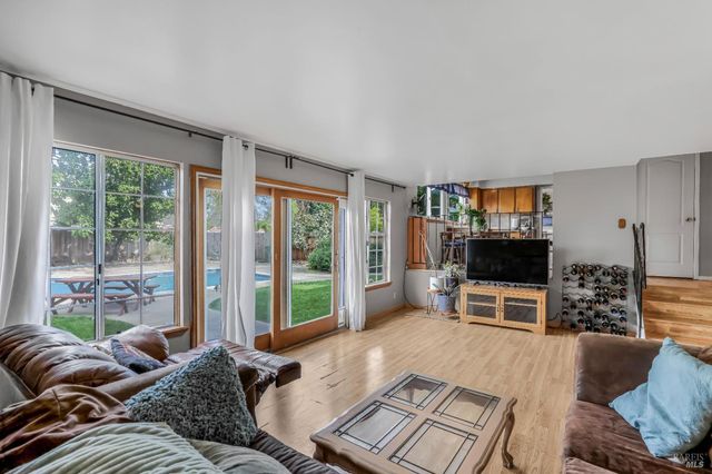 3946 Alexander St, Napa, CA 94558