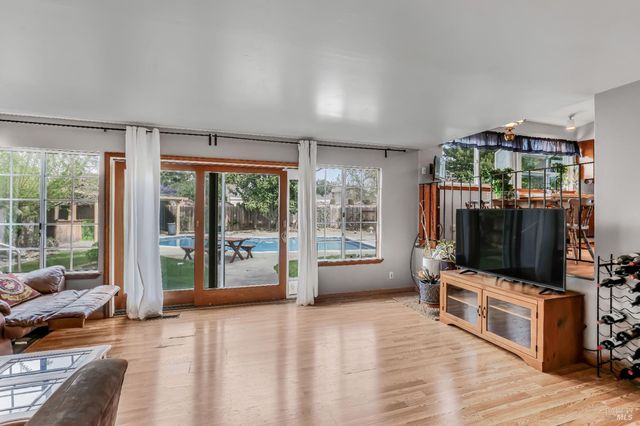 3946 Alexander St, Napa, CA 94558