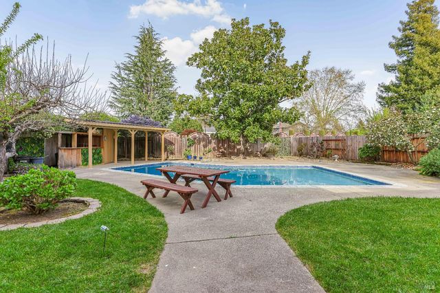 3946 Alexander St, Napa, CA 94558