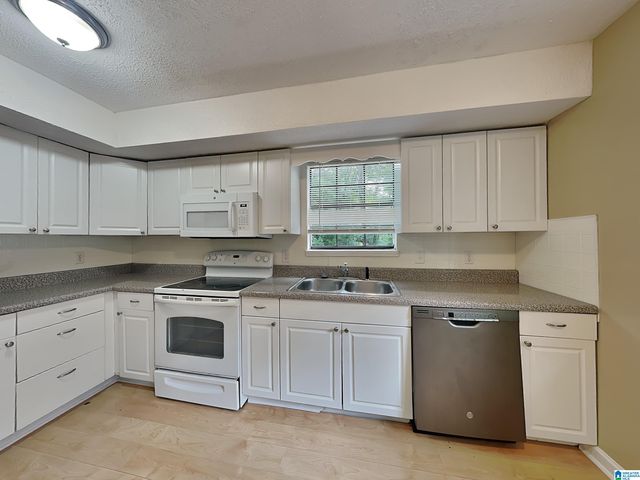 1713 6TH PLACE CIRCLE NW, Center Point, AL 35215