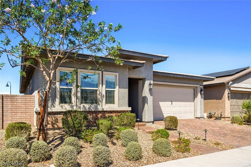 647 Longfeather Street, Henderson, NV 89011 — photo 2