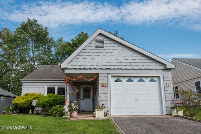 9 Elmswell Avenue, Manchester, NJ 08759