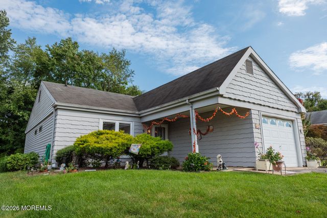 9 Elmswell Avenue, Manchester, NJ 08759