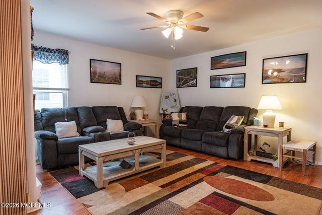 9 Elmswell Avenue, Manchester, NJ 08759