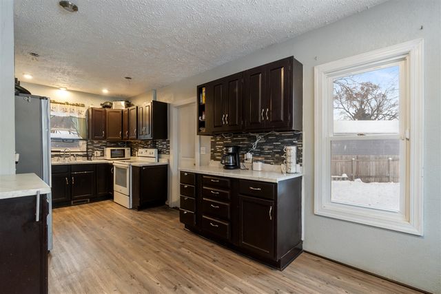 314 Oakwood Avenue, Jackson, MI 49203