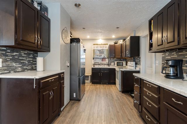 314 Oakwood Avenue, Jackson, MI 49203