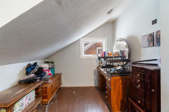 314 Oakwood Avenue, Jackson, MI 49203