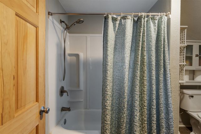 314 Oakwood Avenue, Jackson, MI 49203