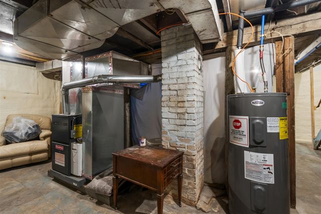 314 Oakwood Avenue, Jackson, MI 49203