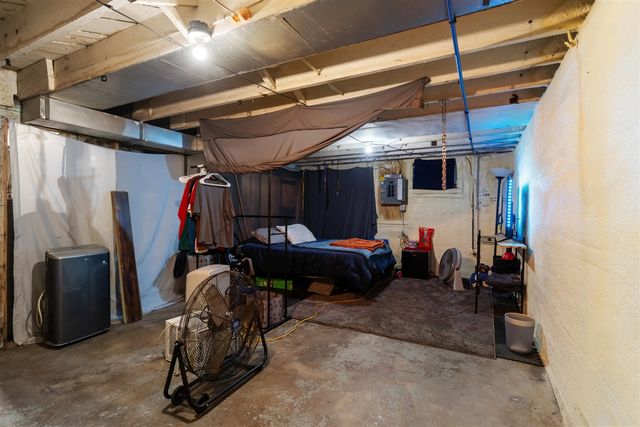 314 Oakwood Avenue, Jackson, MI 49203