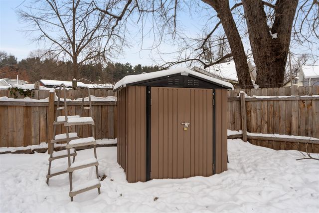 314 Oakwood Avenue, Jackson, MI 49203