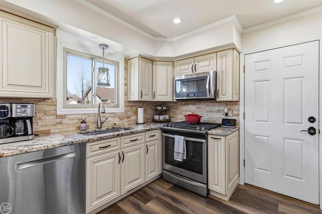 26113 Birchcrest Drive, Chesterfield, MI 48051