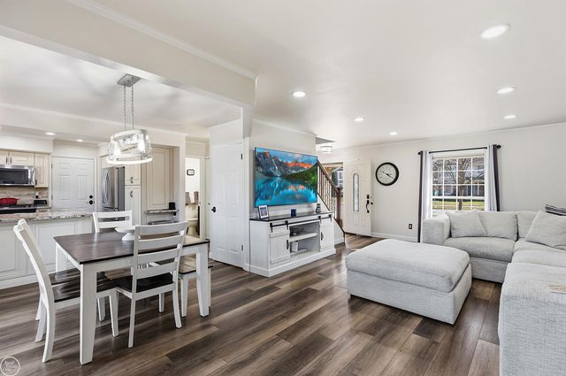 26113 Birchcrest Drive, Chesterfield, MI 48051