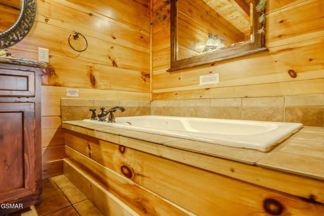 2453 Hackberry Drive, Sevierville, TN 37862