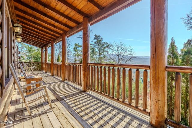 2453 Hackberry Drive, Sevierville, TN 37862
