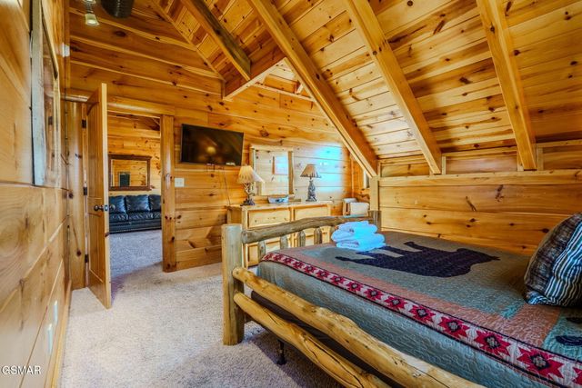 2453 Hackberry Drive, Sevierville, TN 37862