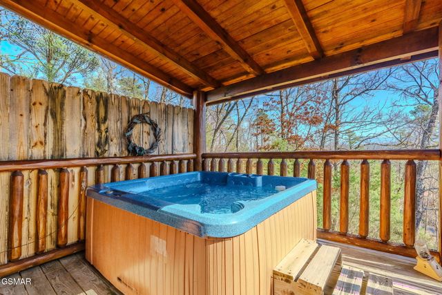 2453 Hackberry Drive, Sevierville, TN 37862