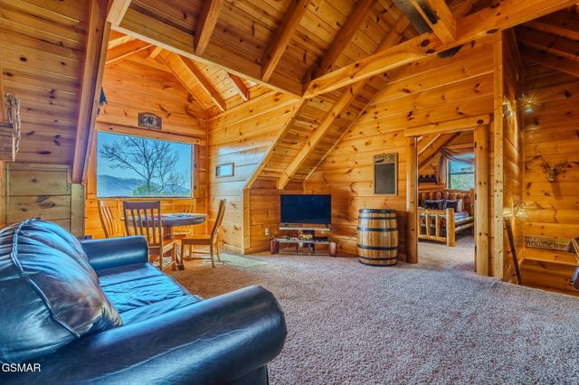 2453 Hackberry Drive, Sevierville, TN 37862