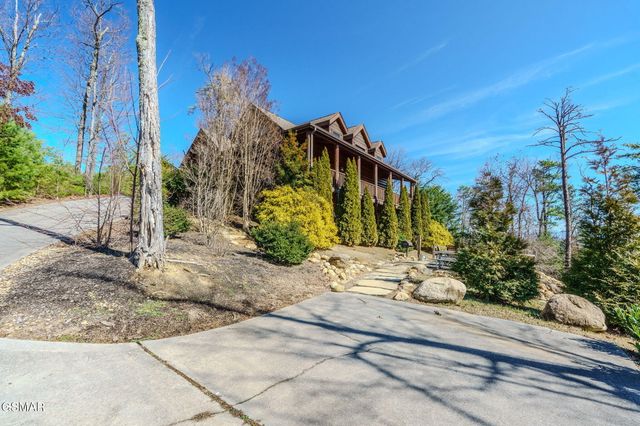 2453 Hackberry Drive, Sevierville, TN 37862