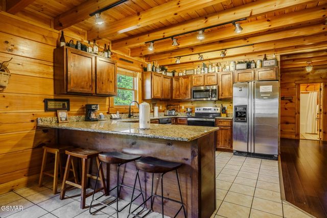 2453 Hackberry Drive, Sevierville, TN 37862