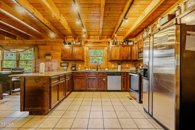 2453 Hackberry Drive, Sevierville, TN 37862