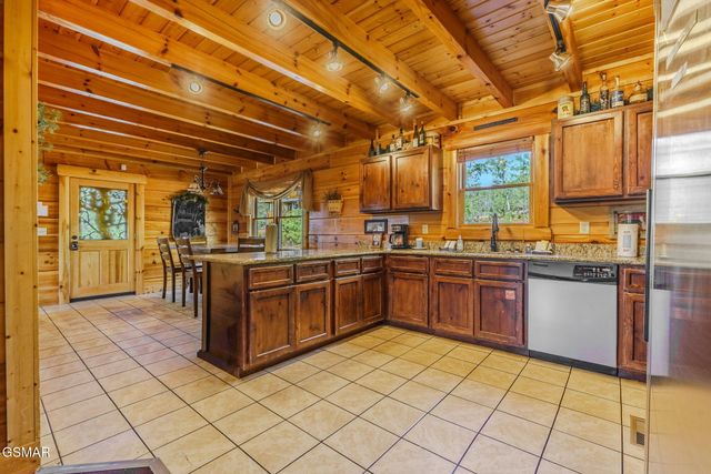 2453 Hackberry Drive, Sevierville, TN 37862