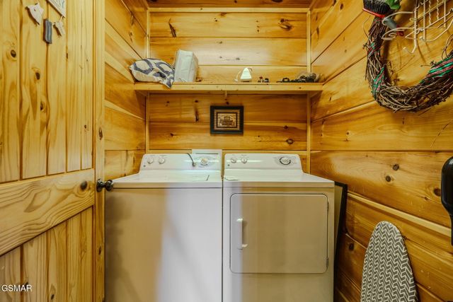 2453 Hackberry Drive, Sevierville, TN 37862