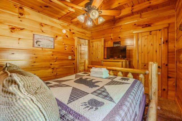 2453 Hackberry Drive, Sevierville, TN 37862