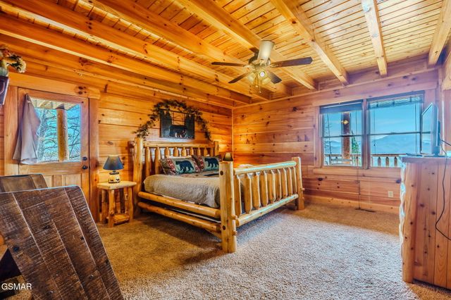 2453 Hackberry Drive, Sevierville, TN 37862