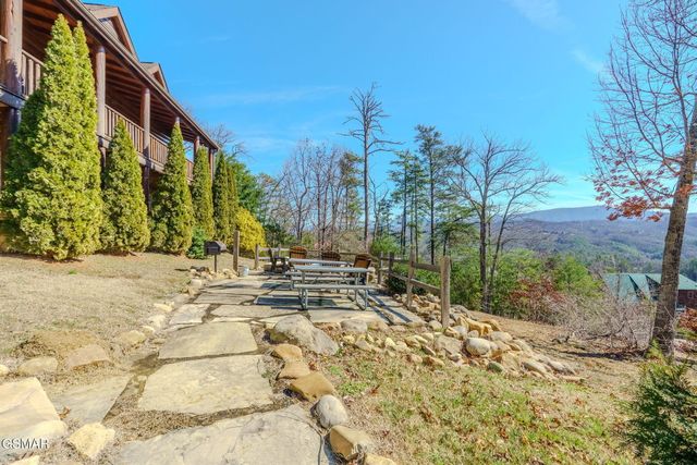 2453 Hackberry Drive, Sevierville, TN 37862