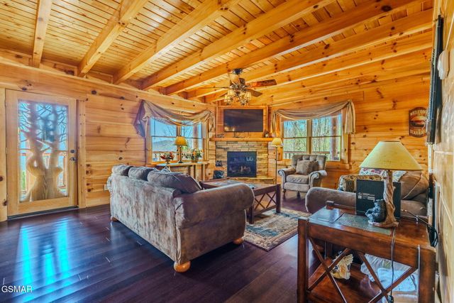 2453 Hackberry Drive, Sevierville, TN 37862