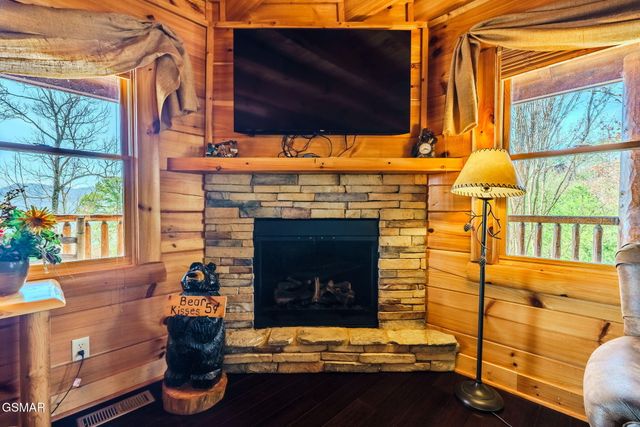 2453 Hackberry Drive, Sevierville, TN 37862