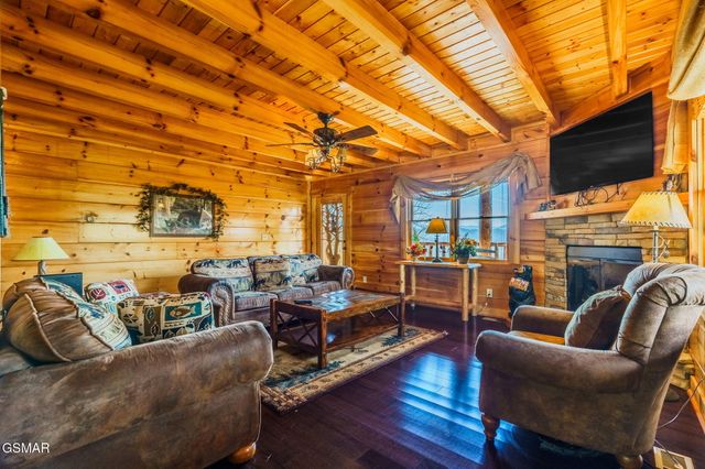 2453 Hackberry Drive, Sevierville, TN 37862