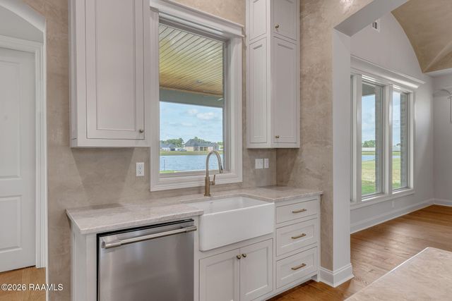 116 Summit Heights Drive, Youngsville, LA 70592