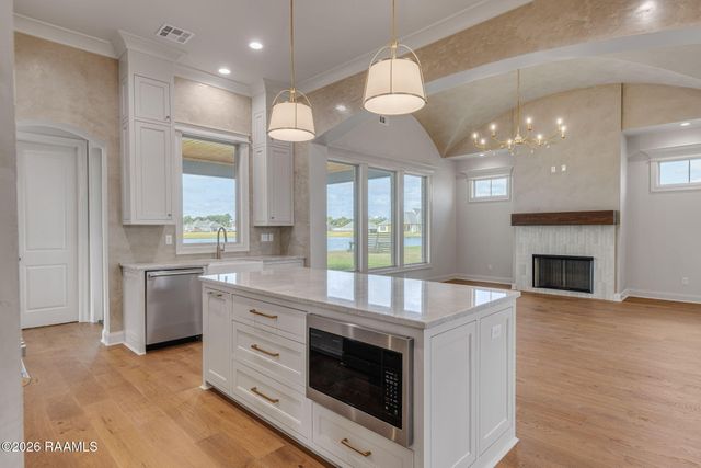 116 Summit Heights Drive, Youngsville, LA 70592