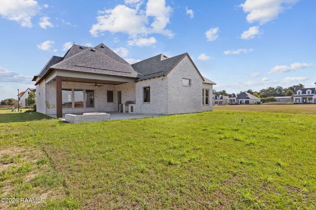 116 Summit Heights Drive, Youngsville, LA 70592