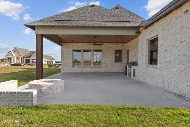 116 Summit Heights Drive, Youngsville, LA 70592